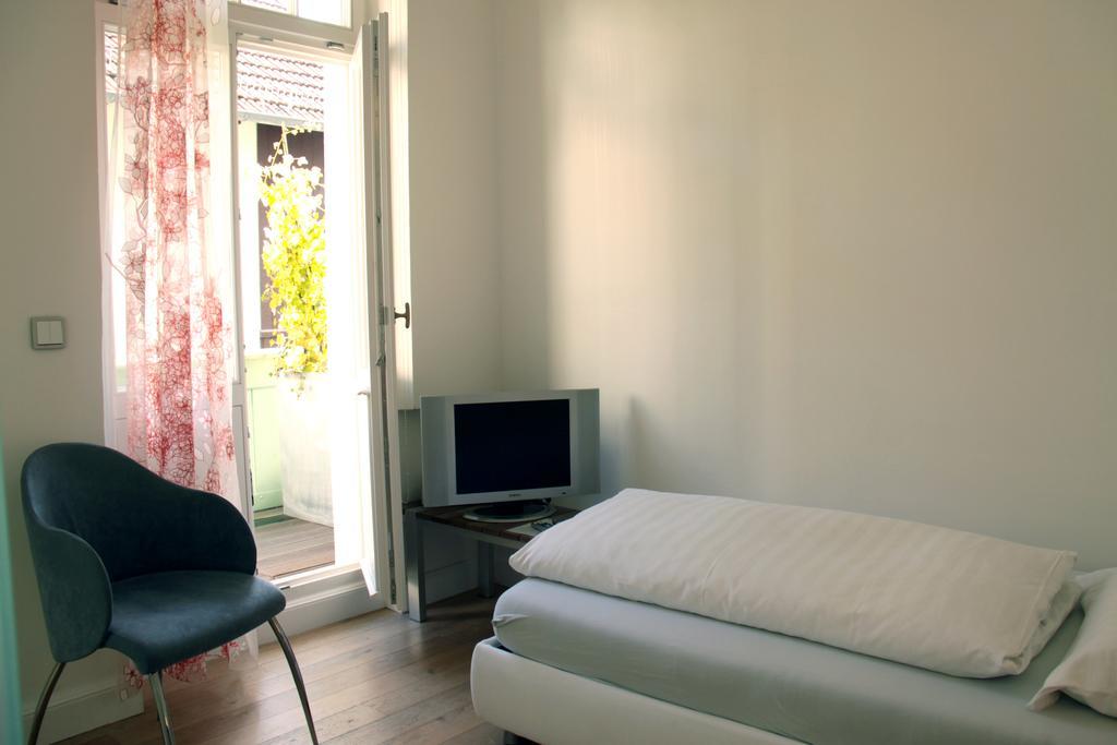 Astoria Hotel 4*